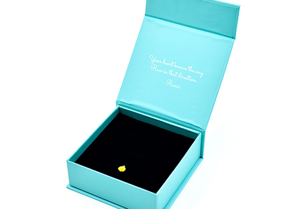 What Should You Specify When Ordering a Magnetic Gift Box?